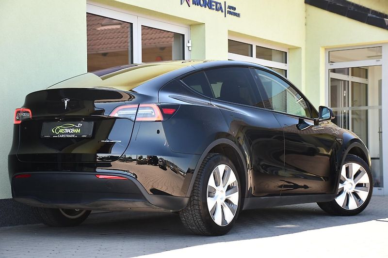 Tesla Model Y LONG RANGE DUAL MOTOR  - fotka 5 z 46