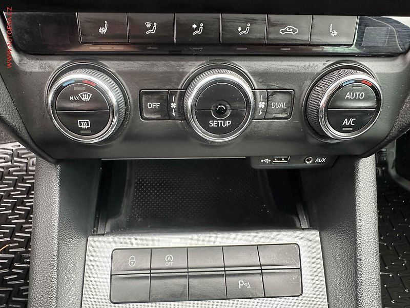 Škoda Octavia (2015) 1.2 TSi, Ambition, park. - fotka 13 z 16