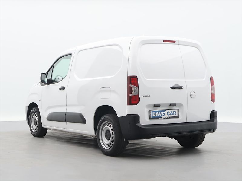 Opel Combo 1,2 Turbo 81 kW S/S Enjoy - fotka 5 z 25