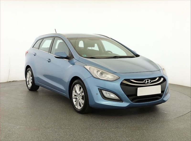 Hyundai i30 (2014) 1.6 MPI, Serv.kniha, Tempomat - fotografie inzerátu