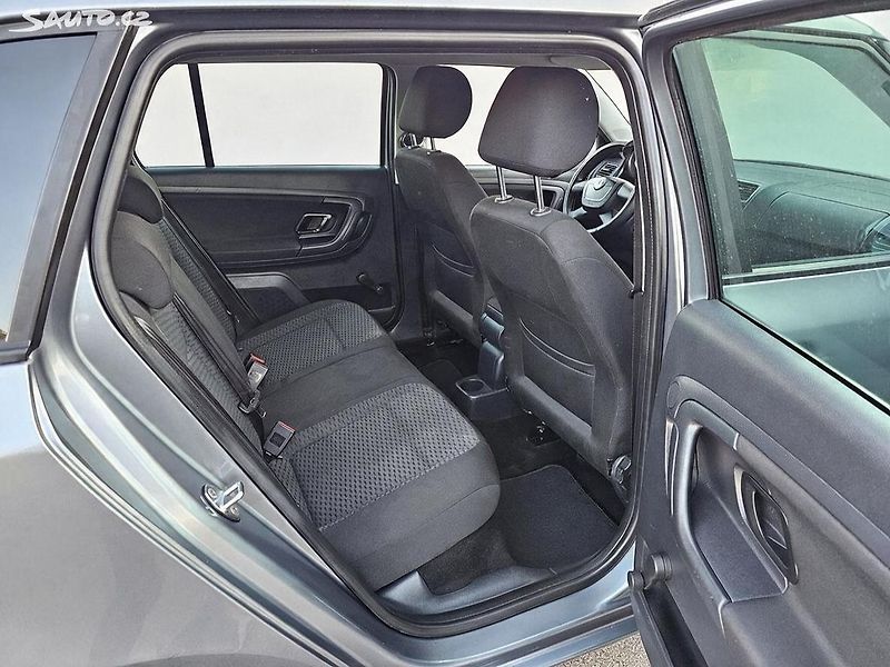 Škoda Fabia 1.2 TSI 63kW AMBITION,TEMPOMAT - fotka 29 z 32