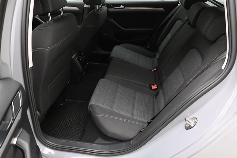 Volkswagen Passat 2,0 TDI 110 kW DSG Business Zá - fotka 14 z 32