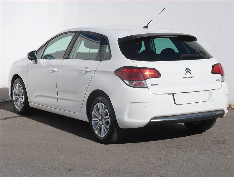 Citroën C4 (2017) 1.6 BlueHDi, Navi, Tempomat - fotka 4 z 20