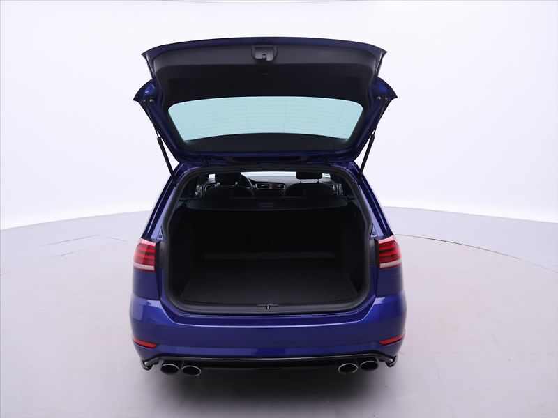 Volkswagen Golf R 2,0 TSI 228kW 4M DSG Virtual - fotka 9 z 40