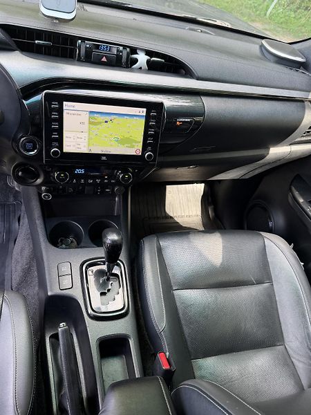 Toyota Hilux (2021) Toyota Hilux 2.8  - fotka 14 z 16