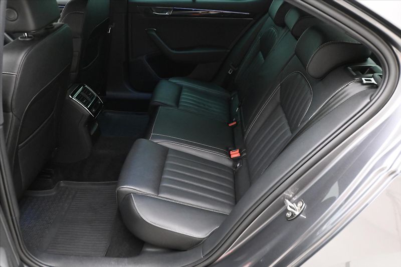 Škoda Superb 2,0 TDI 147 kW DSG L&K 4x4 Zár - fotka 14 z 32