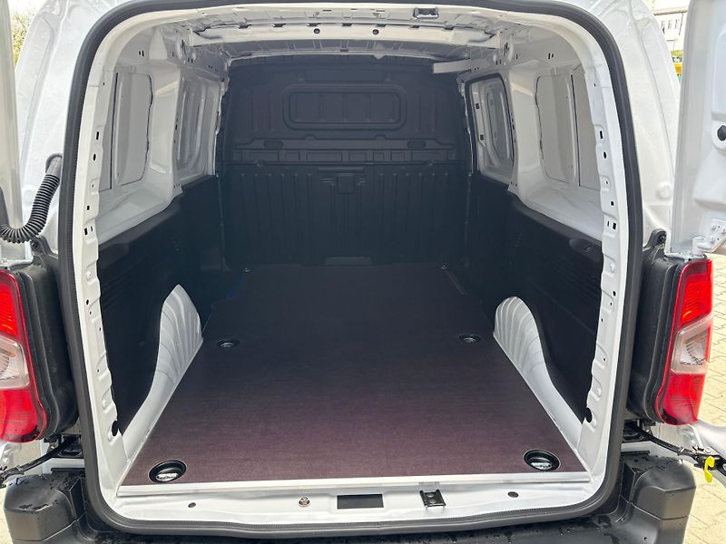 Peugeot Partner (2026) Furgon L2 1.5 BlueHDi 130 EAT8 - fotka 8 z 18