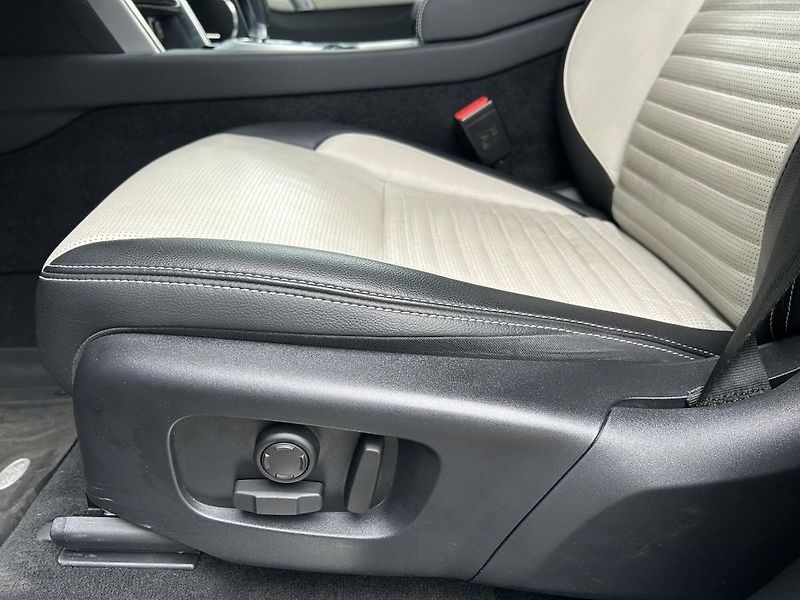 Land Rover Discovery Sport D200 R-Dynamic SE - fotka 10 z 23
