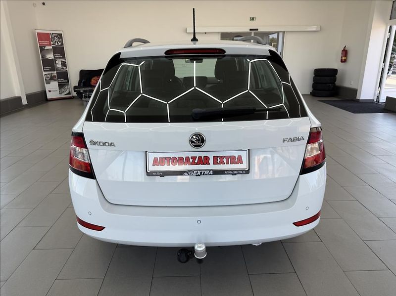 Škoda Fabia 1,0 TSI, tažné, LED, CarPlay - fotka 4 z 35