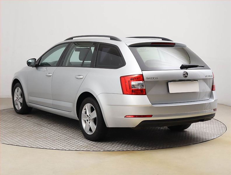 Škoda Octavia (2019) Ambition 2.0 TDI, Tempomat - fotka 4 z 18