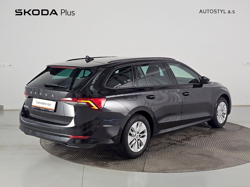 Škoda Octavia (2023) Combi 2.0TDI 85kw AMBITION - fotka 2 z 27