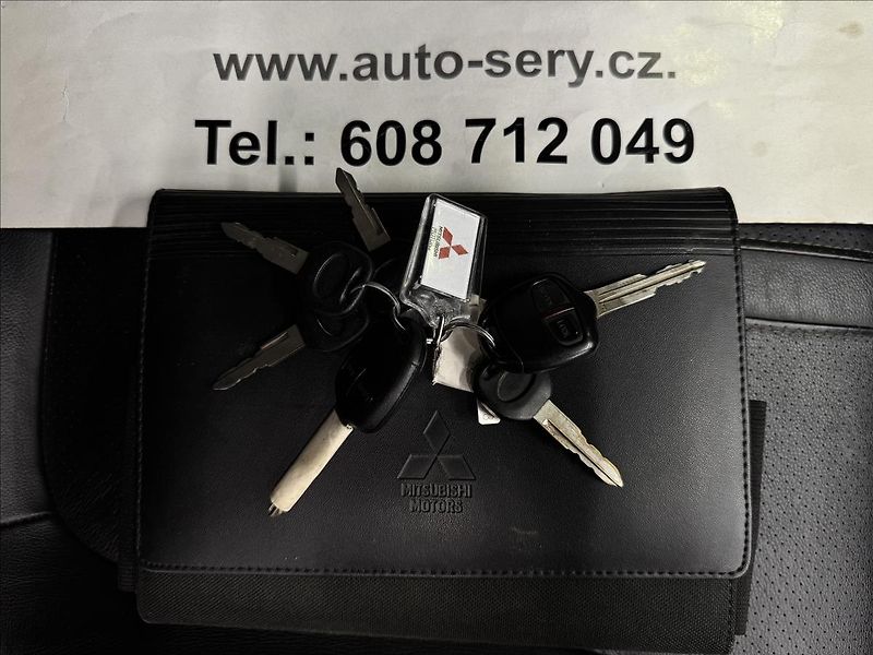 Mitsubishi L200 2.5DI-D INTENSE 4WD HARDTOP - fotka 35 z 35