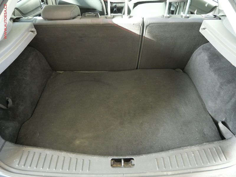 Ford Focus (2009) 2.0i, AC - fotka 7 z 18