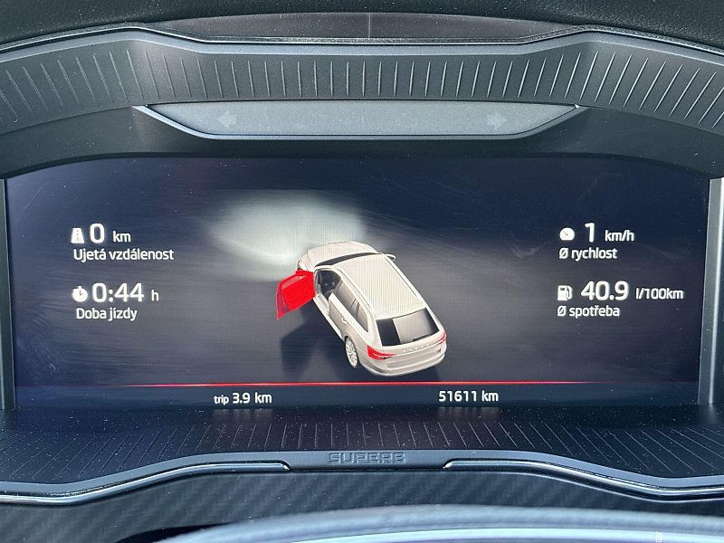Škoda Superb (2023) Combi 2.0 TDI DSG Sportline - fotka 7 z 36