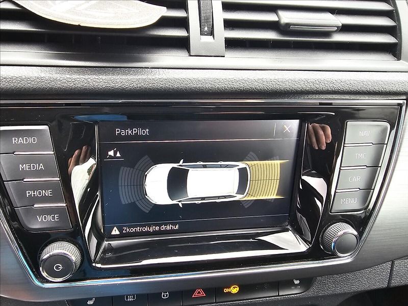 Škoda Fabia III 1,0TSi 81KW Drive - fotka 19 z 44