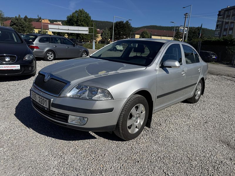 Škoda Octavia (2004) II, 1.6MPi,rezervace - fotka 1 z 32