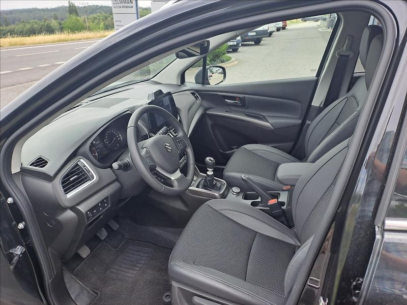 Suzuki S-Cross 1,4 Elegance AllGrip MY25 - fotka 9 z 21