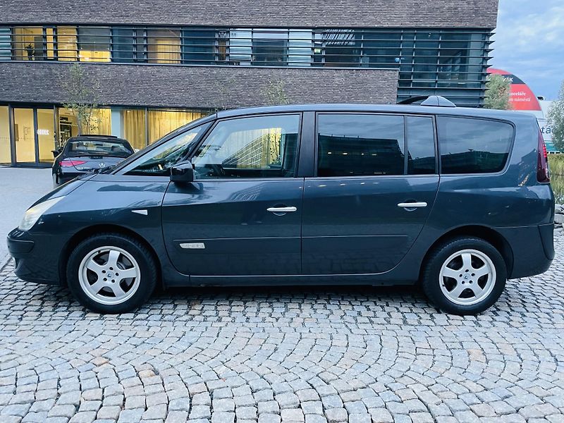 Renault Grand Espace 2.0dCi MANUÁL VÝHŘEV SENZORY - fotka 18 z 38