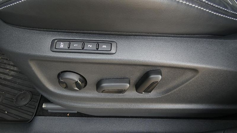Škoda Kodiaq 2,0 TDI DSG 4x4 Sportline - fotka 23 z 25