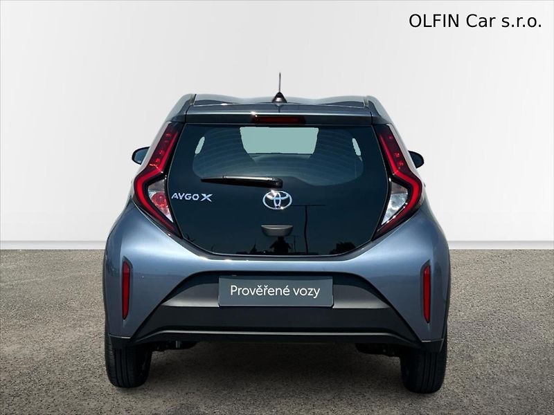 Toyota Aygo 1,0 VVT-i 53kW COMFORT  X - fotka 8 z 24