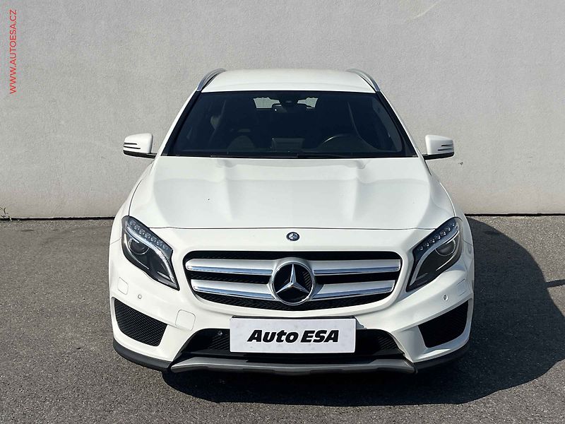 Mercedes-Benz GLA (2017) 2.2CDi 4Mat, AT, navi, bixen - fotka 2 z 15
