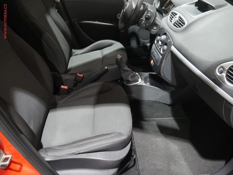 Renault Clio (2012) 1.2, ČR, AC, el. výbava - fotka 16 z 16