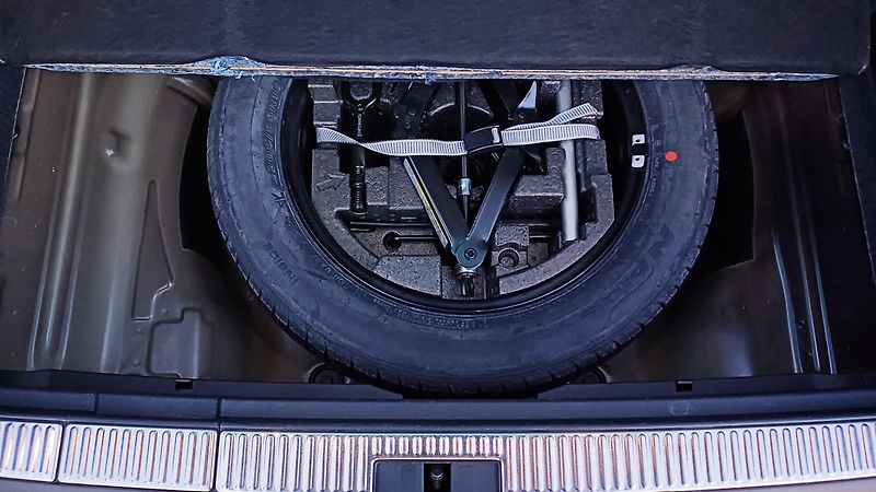Škoda Superb 2.0 TSI 140kW WEBASTO-TZ-DPH  - fotka 15 z 37