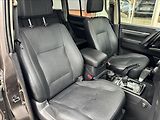 Mitsubishi Pajero 3,2 DI-D  Instyle 4x4+Serviska - náhled 28