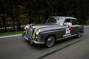 Druhá jízda Oldtimer Expressu mířila z Prahy do řeckých Atén. Mercedes posádky číslo 34.