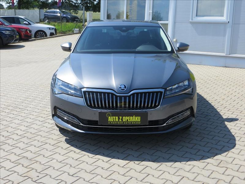 Škoda Superb 2,0 TSI  DSG Style 140kW Tažné - fotka 2 z 30