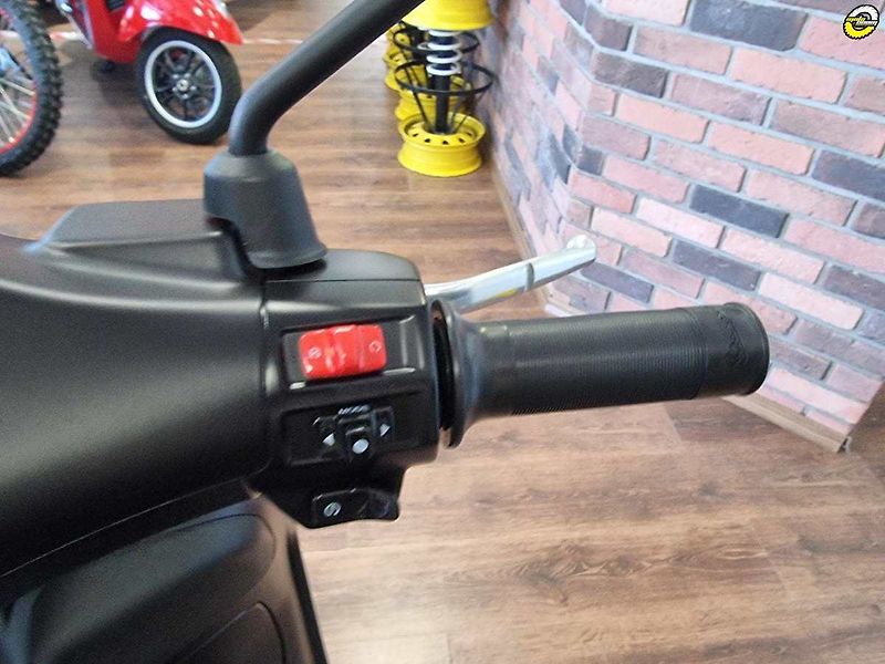 Vespa Sprint 125 iGET (2026) Sprint 125 S E5+ - fotka 16 z 18