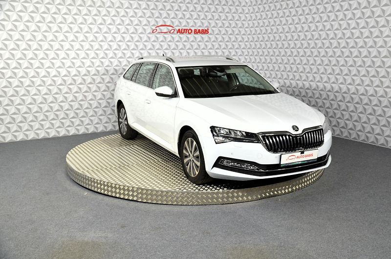 Škoda Superb (2022) 2.0TDI 110 Style kombi - fotka 3 z 23