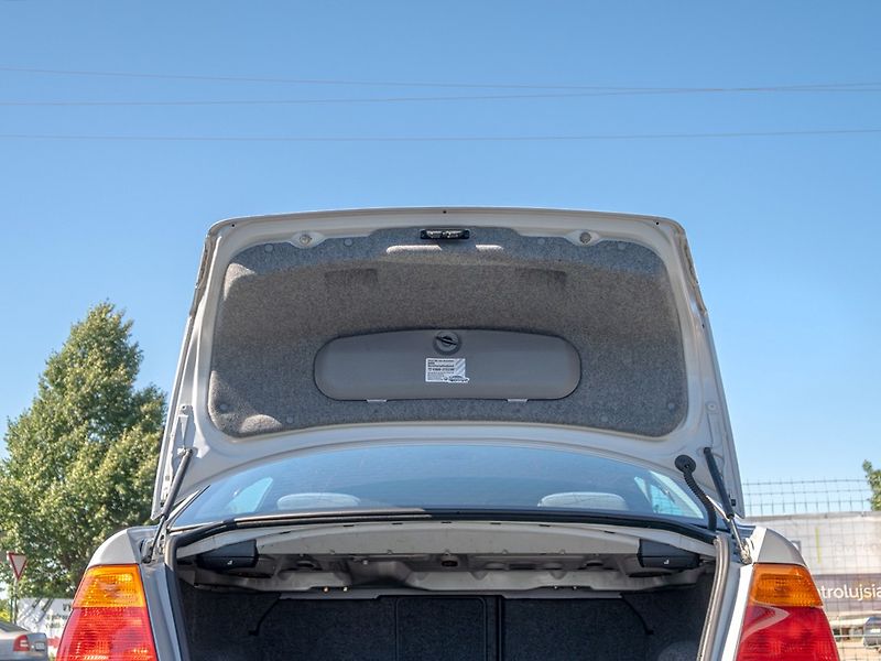 BMW Řada 3 (2000) 1.9i 77KW DIGI – po servisu - fotka 27 z 32