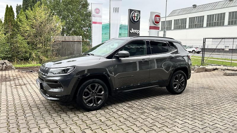 Jeep Compass 1.3T 150k 80.Annivesary - fotka 8 z 13