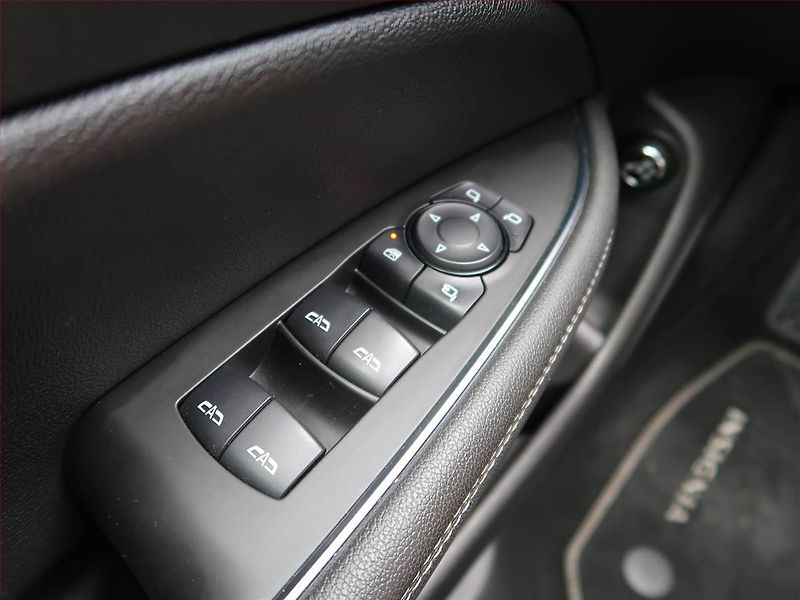 Opel Insignia (2019) Navi, Tempomat, Park. senzory, - fotka 18 z 19