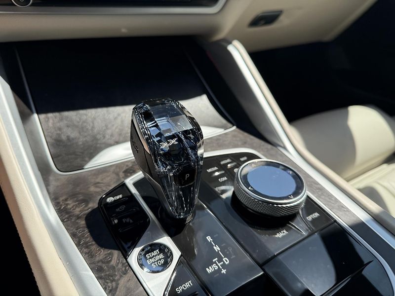 BMW X6 (2021) 40D, M-SPORT,ČR,1 MAJITEL - fotka 25 z 42