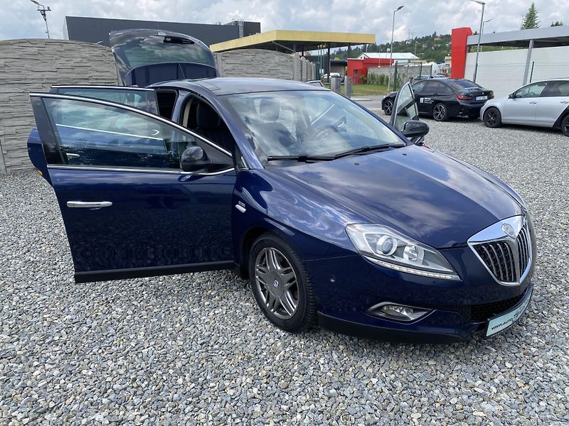 Lancia Delta 2.0JTD 165PS SPORT NAVI SERVIS - fotka 147 z 169