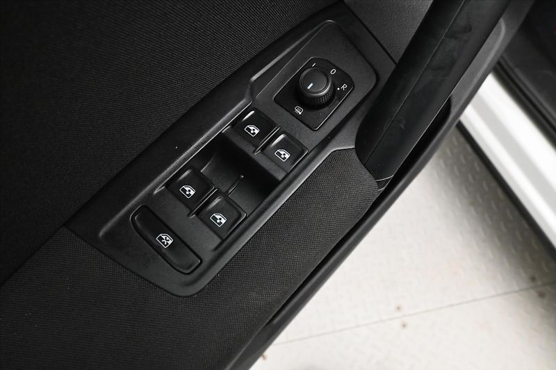 Volkswagen Tiguan 2,0 TDI 110 kW DSG Life Záruka - fotka 25 z 30