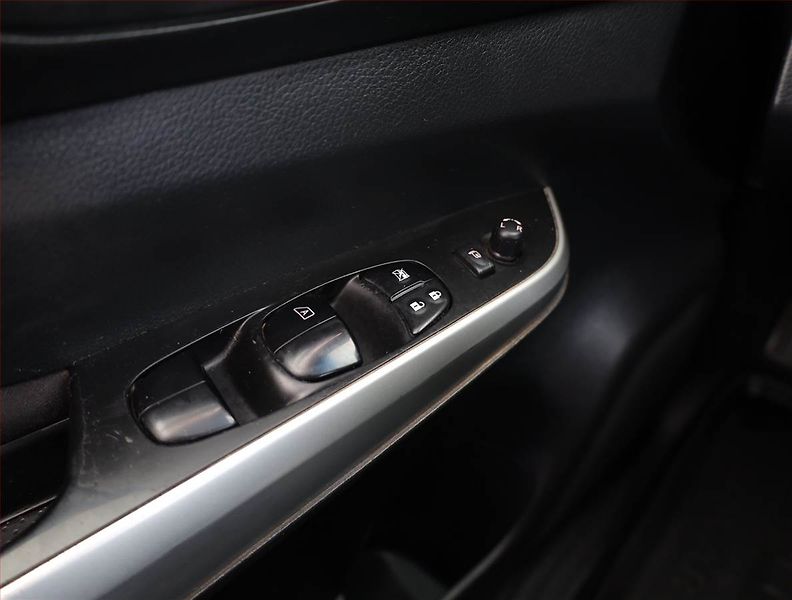 Nissan Navara (2016) 2.3 dCi - fotka 14 z 20