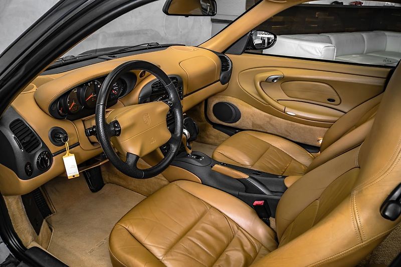 Porsche 911 911 Carrera 996 - fotka 10 z 19