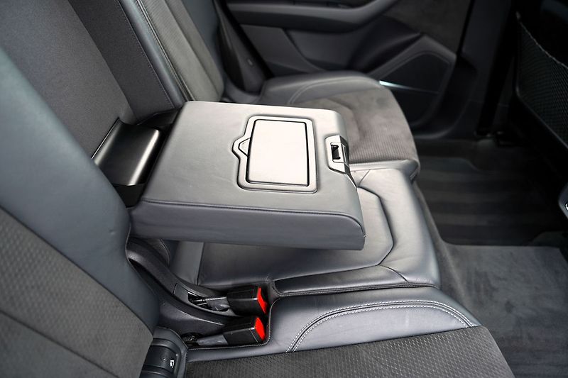 Audi Q8 55 TFSI Q/21kola/S-line/B&O - fotka 30 z 44