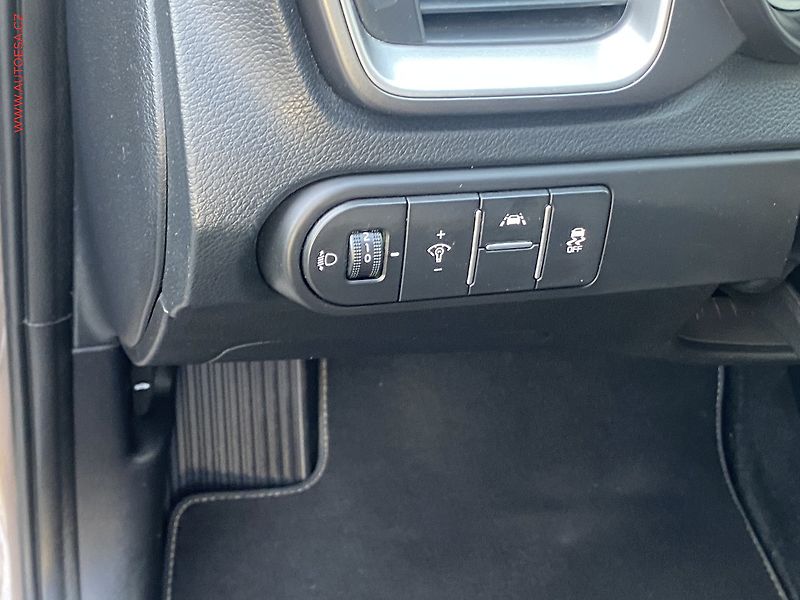 Kia Ceed (2018) 1.4T-GDi, ČR, AT, navi - fotka 13 z 21