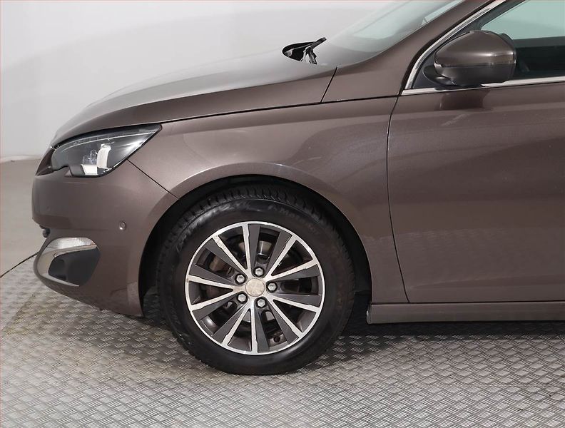 Peugeot 308 (2014) 1.6 THP, Navi, Tempomat - fotka 14 z 15