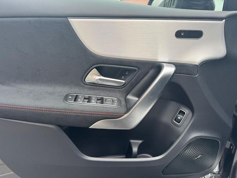 Mercedes-Benz Třídy A A 250 e AMG Premium paket demo - fotka 9 z 33