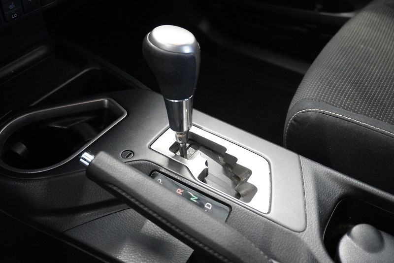 Toyota RAV4 2,5 HYBRID 4X2 AUT. - fotka 23 z 30