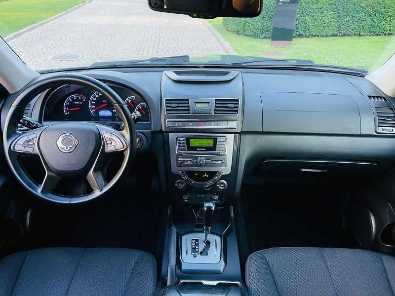 SsangYong Rexton 2.2TD 4x4 AUTOMAT TAŽNÉ VÝHŘEV - fotka 23 z 43