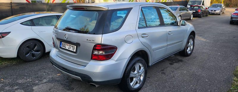Mercedes-Benz Třídy M (2007) M320CDI 4M NAVI-KUŽE-ALCANTARA - fotka 2 z 42