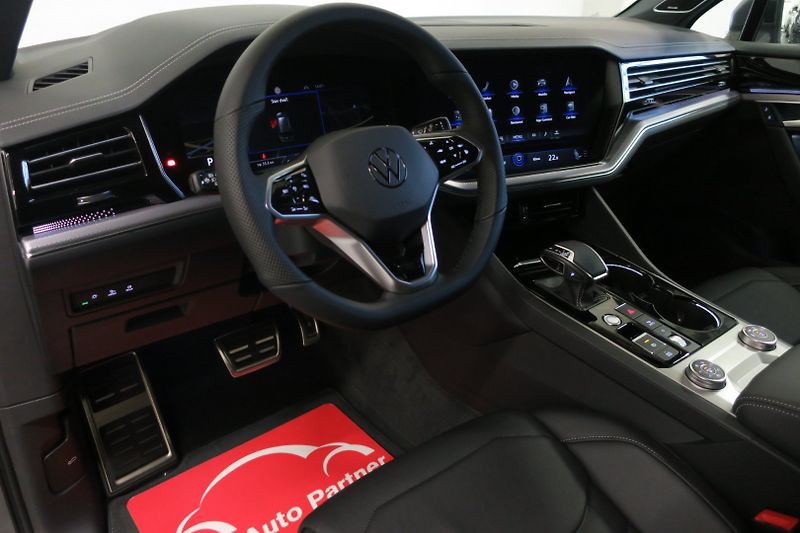 Volkswagen Touareg (2024) R-Line 3,0TDI 210kW Nez. top. - fotka 13 z 42