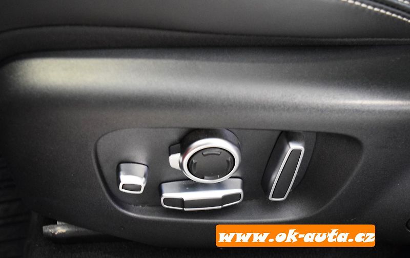 Land Rover Range Rover Velar 3.0L R-DYNAMIC 294 kW ZÁRUKA  - fotka 22 z 74