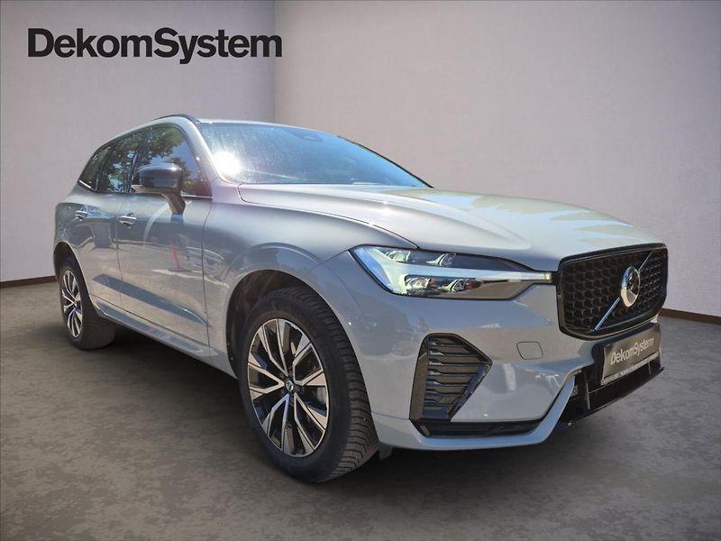 Volvo XC60 2,0 B4 AWD Plus Dark - fotka 2 z 17